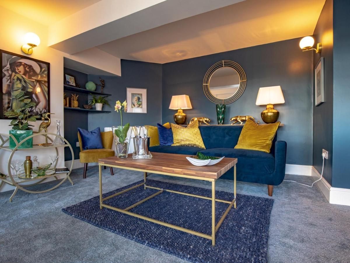 Pass The Keys Art Deco Inspired Apartment With Roof Top Views Shrewsbury Eksteriør bilde