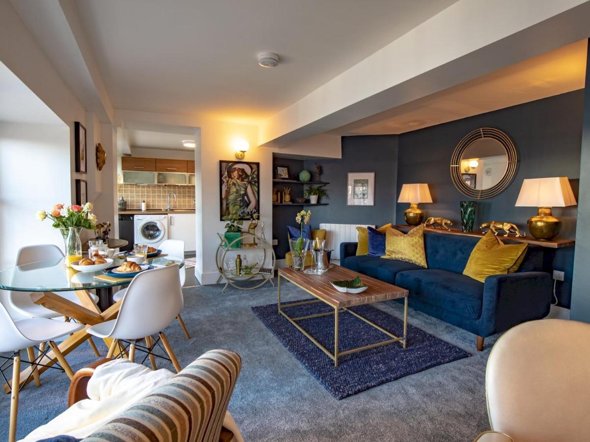 Pass The Keys Art Deco Inspired Apartment With Roof Top Views Shrewsbury Eksteriør bilde