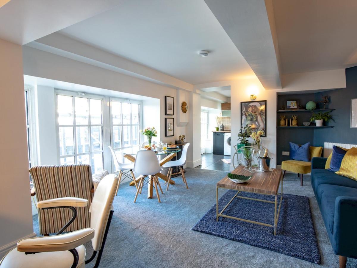 Pass The Keys Art Deco Inspired Apartment With Roof Top Views Shrewsbury Eksteriør bilde